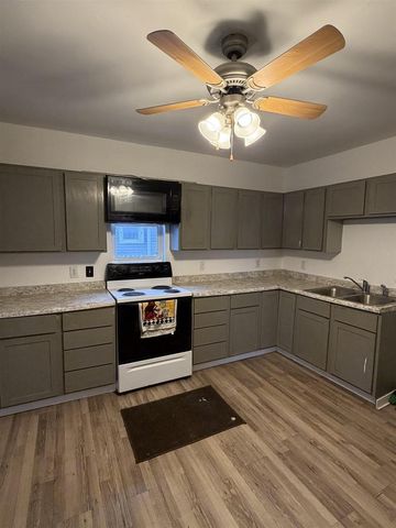 327 8th Avenue, Baraboo, WI 53913