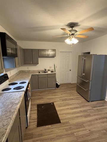 327 8th Avenue, Baraboo, WI 53913