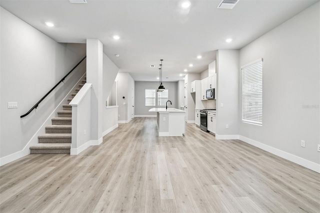 3137 4TH TERRACE N, St Petersburg, FL 33713