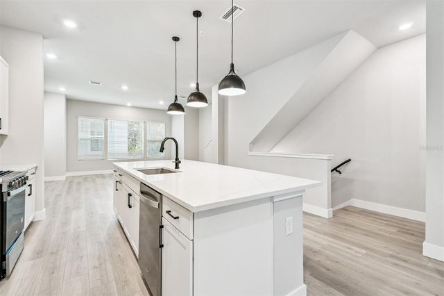 3137 4TH TERRACE N, St Petersburg, FL 33713