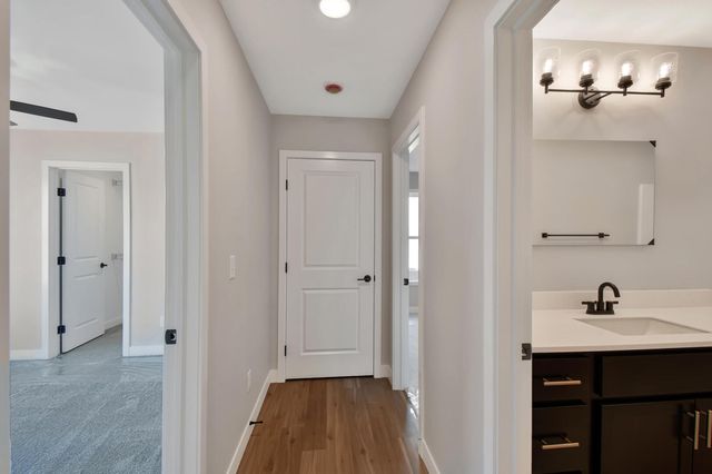 707 Cates Drive, Mahomet, IL 61853