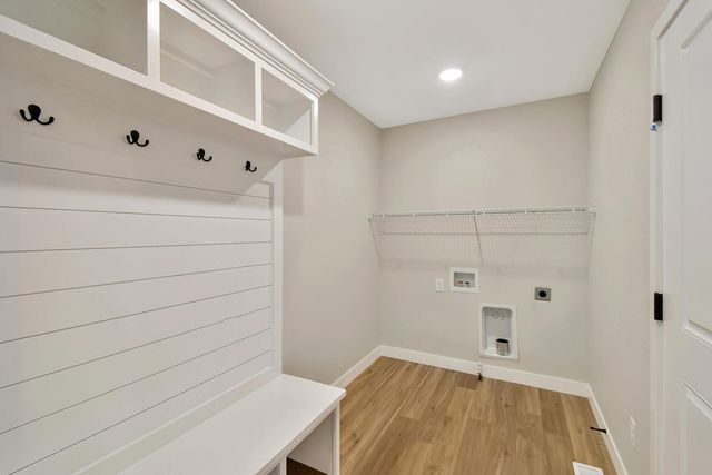 707 Cates Drive, Mahomet, IL 61853