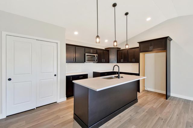 707 Cates Drive, Mahomet, IL 61853