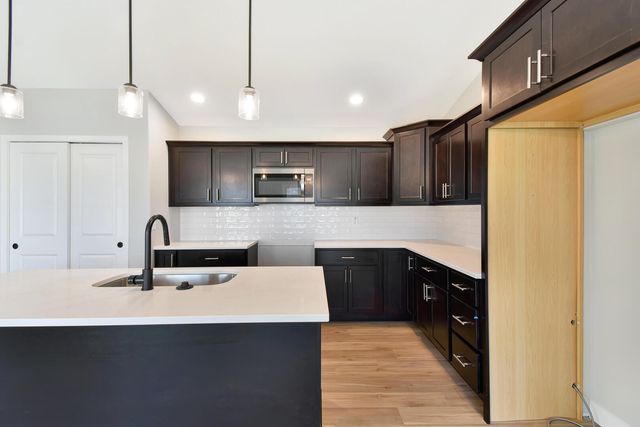 707 Cates Drive, Mahomet, IL 61853