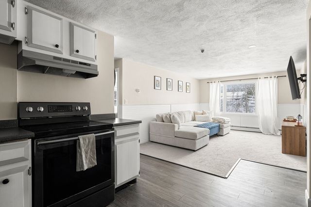 913 State Rd 14, Plymouth, MA 02360