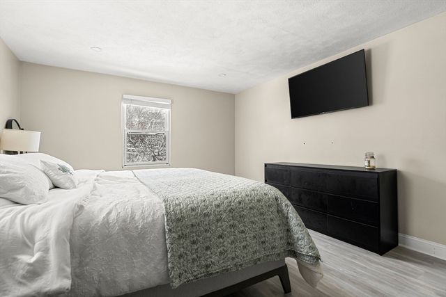 913 State Rd 14, Plymouth, MA 02360