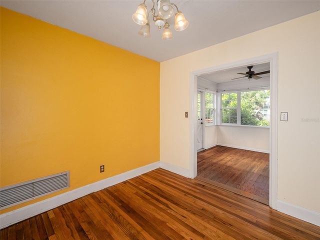 944 N SHINE AVENUE, Orlando, FL 32803