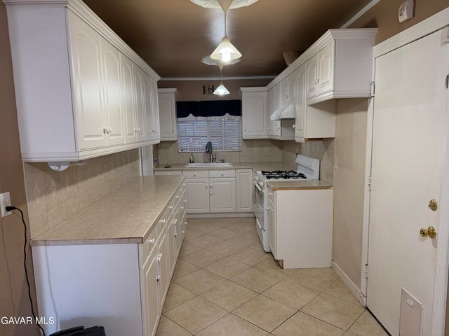 1621 E Avenue Q6, Palmdale, CA 93550