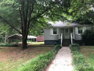 317 N Lee Street, Mount Holly, NC 28120