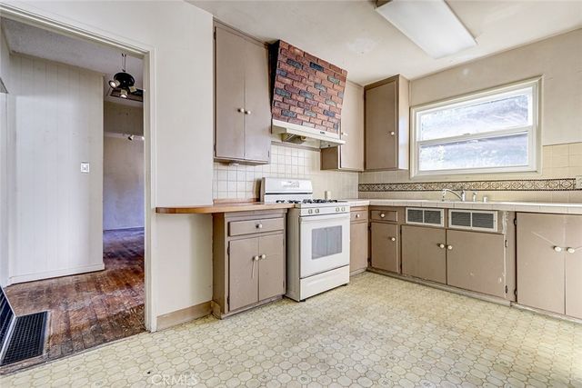 340 Avenue F, Redondo Beach, CA 90277