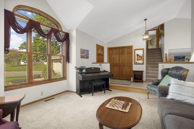 3266 Rolling Hills Drive, Eagan, MN 55121