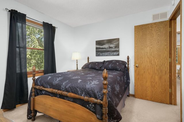 3266 Rolling Hills Drive, Eagan, MN 55121