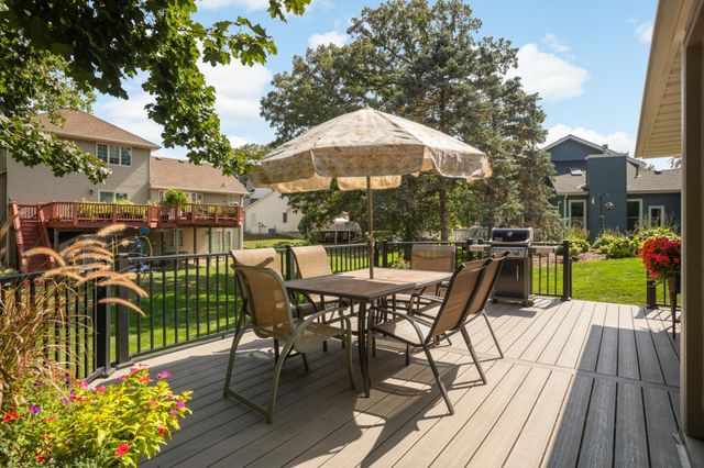 3266 Rolling Hills Drive, Eagan, MN 55121