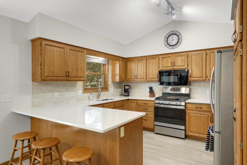 3266 Rolling Hills Drive, Eagan, MN 55121 — photo 4