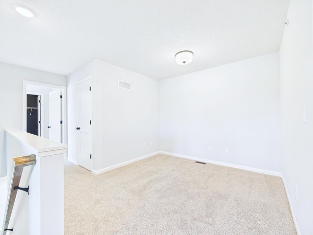 6700 Jorgensen Avenue S, Cottage Grove, MN 55016