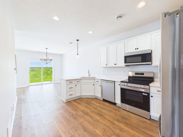 6700 Jorgensen Avenue S, Cottage Grove, MN 55016