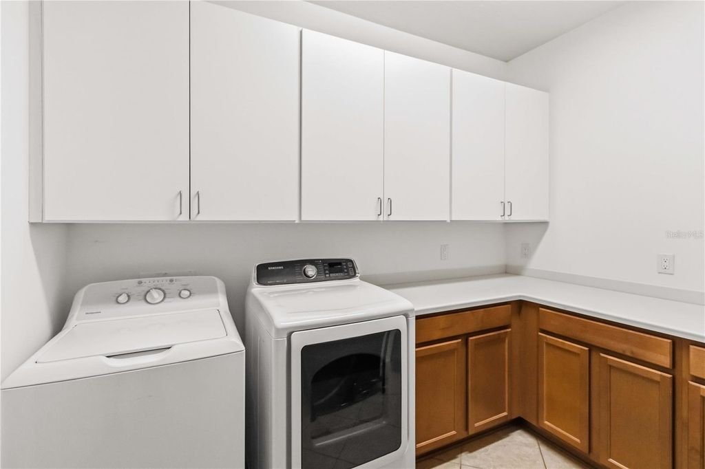 Image 20 of property listing at 13223 PALERMO DRIVE, Bradenton, FL 34211