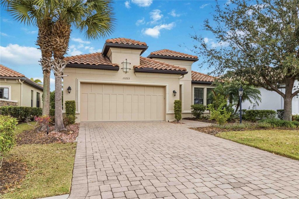 Image 3 of property listing at 13223 PALERMO DRIVE, Bradenton, FL 34211