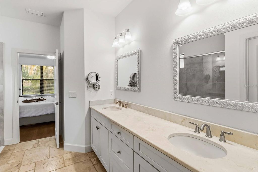 Image 32 of property listing at 13223 PALERMO DRIVE, Bradenton, FL 34211