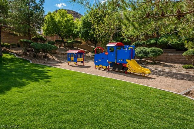 227 Serenity Crest Street, Henderson, NV 89012