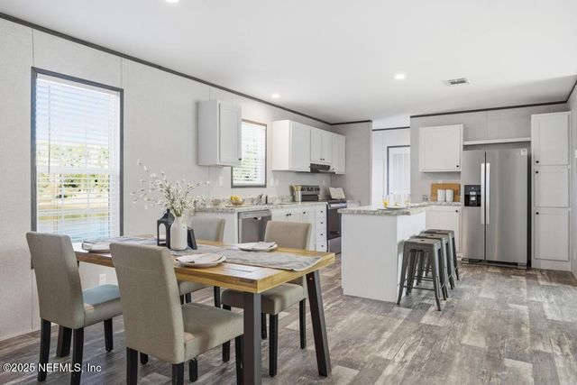 156 WALLACE Street, Interlachen, FL 32148