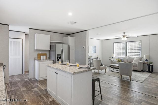 156 WALLACE Street, Interlachen, FL 32148