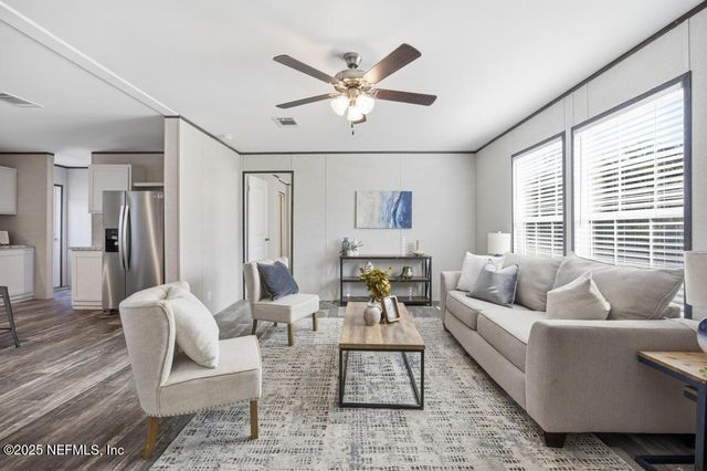 156 WALLACE Street, Interlachen, FL 32148