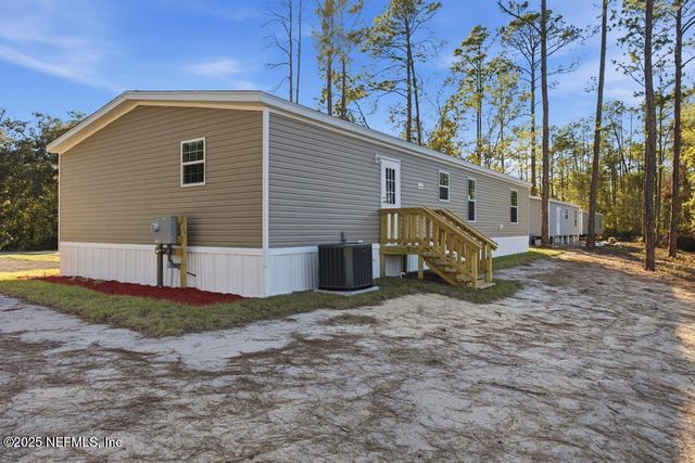 156 WALLACE Street, Interlachen, FL 32148