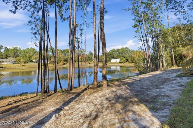 156 WALLACE Street, Interlachen, FL 32148