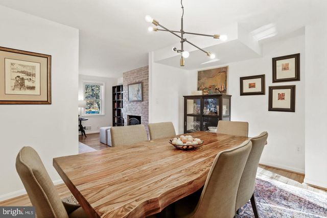 16 S ABINGDON ST, Arlington, VA 22204