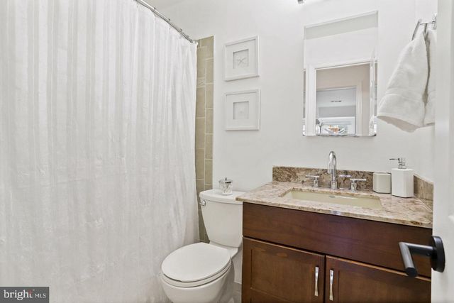 16 S ABINGDON ST, Arlington, VA 22204