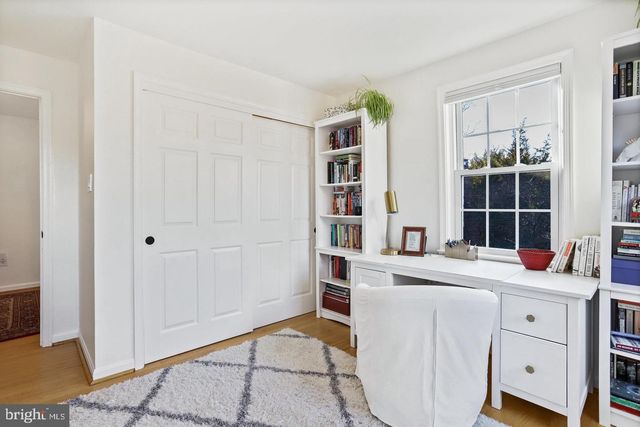 16 S ABINGDON ST, Arlington, VA 22204