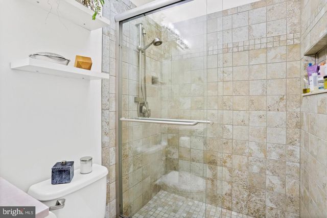 16 S ABINGDON ST, Arlington, VA 22204