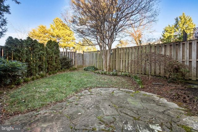 16 S ABINGDON ST, Arlington, VA 22204