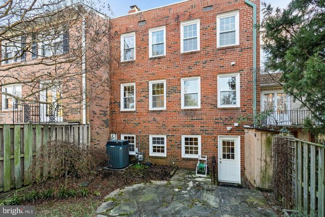 16 S ABINGDON ST, Arlington, VA 22204