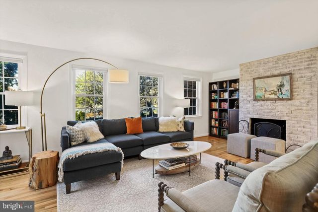 16 S ABINGDON ST, Arlington, VA 22204