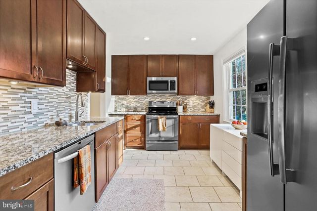 16 S ABINGDON ST, Arlington, VA 22204