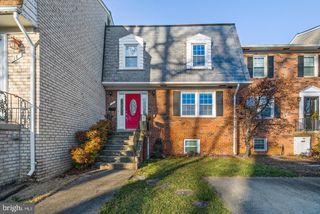 16 S ABINGDON ST, Arlington, VA 22204
