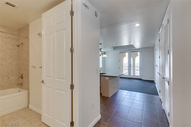 2405 West Serene Avenue 823, Las Vegas, NV 89123