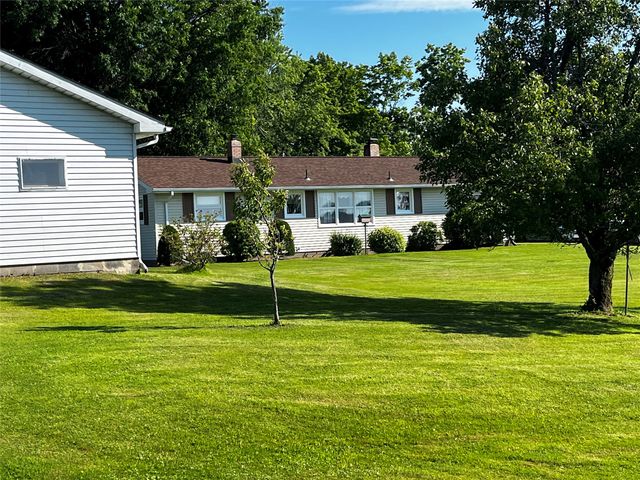 2670 LAURIE Drive, Waterford, PA 16441