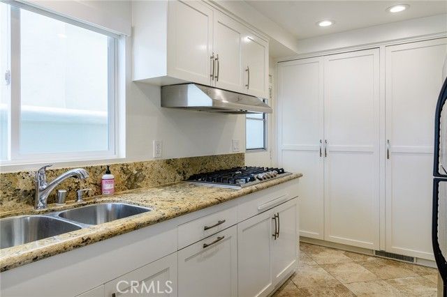 302 S Bay Front, Newport Beach, CA 92662