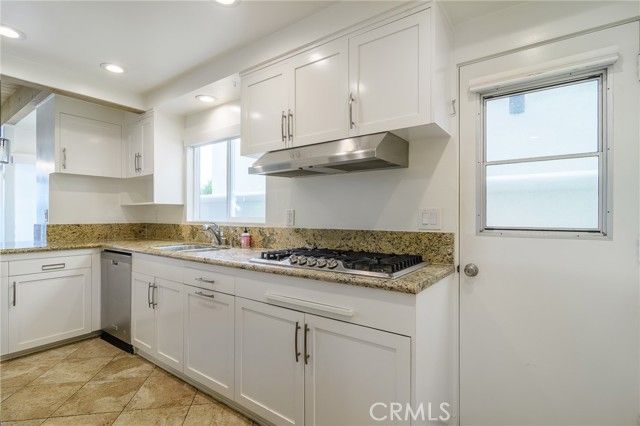 302 S Bay Front, Newport Beach, CA 92662