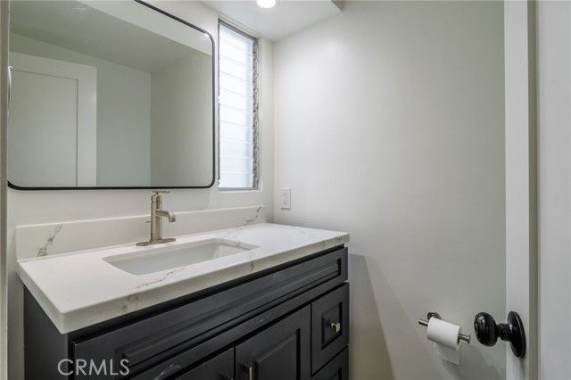 302 S Bay Front, Newport Beach, CA 92662