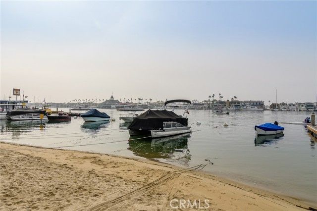 302 S Bay Front, Newport Beach, CA 92662