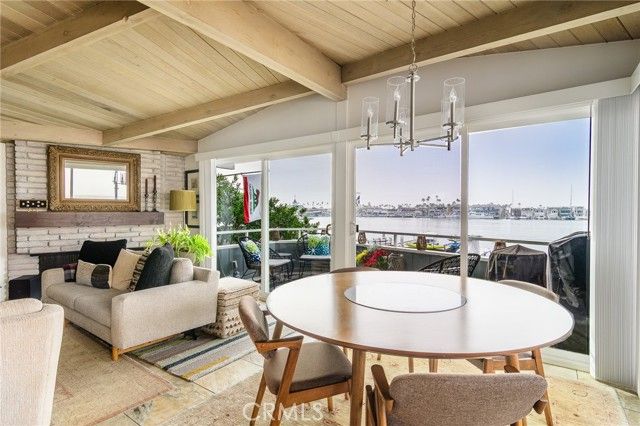 302 S Bay Front, Newport Beach, CA 92662