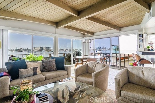 302 S Bay Front, Newport Beach, CA 92662