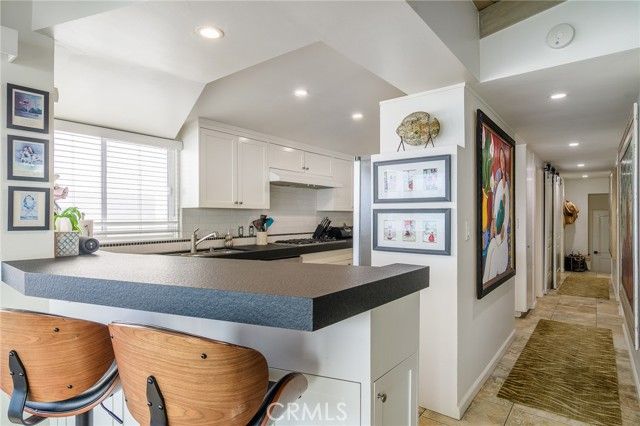 302 S Bay Front, Newport Beach, CA 92662