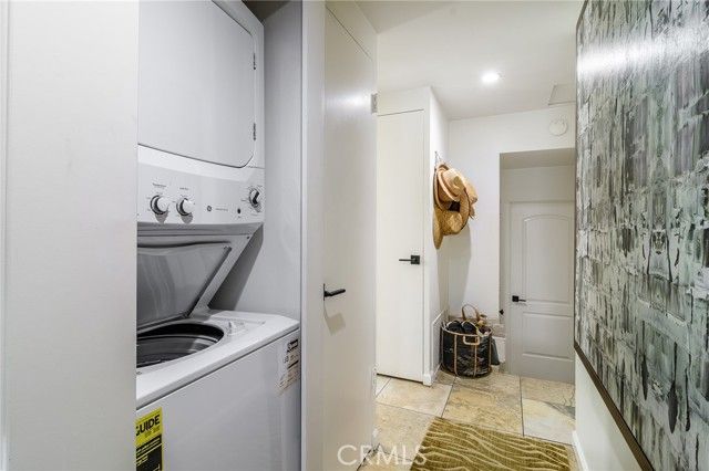 302 S Bay Front, Newport Beach, CA 92662