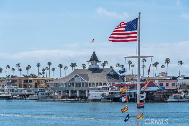 302 S Bay Front, Newport Beach, CA 92662