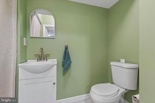 6 PENNINGTON LN, Quakertown, PA 18951